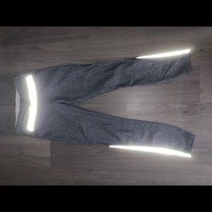 [SOLD] Reflective Lululemon leggings